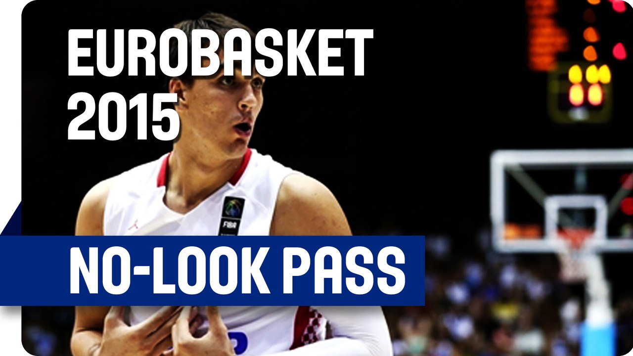 Saric's No-Look Bullet Pass - EuroBasket 2015