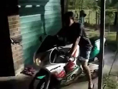 Idiot riding and crashing his first motorcycle