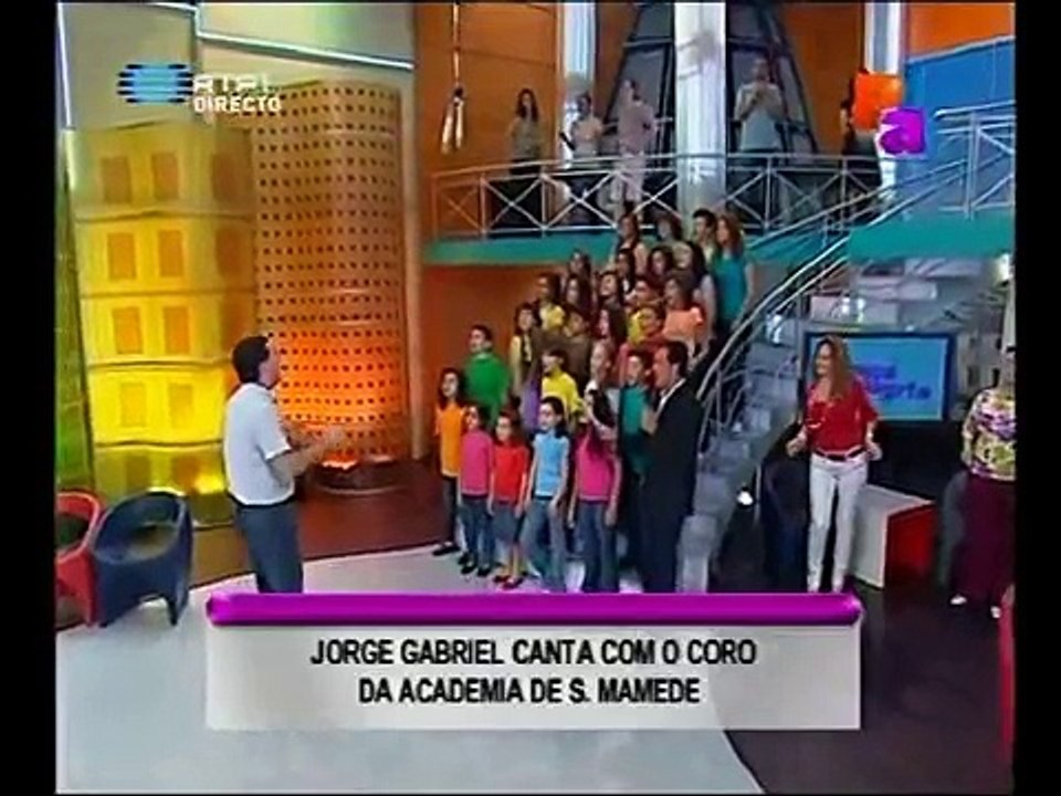 Jorge Gabriel e o Coro Juvenil de S. Mamede (Academia de Música de S. Mamede) na Praça da Alegria