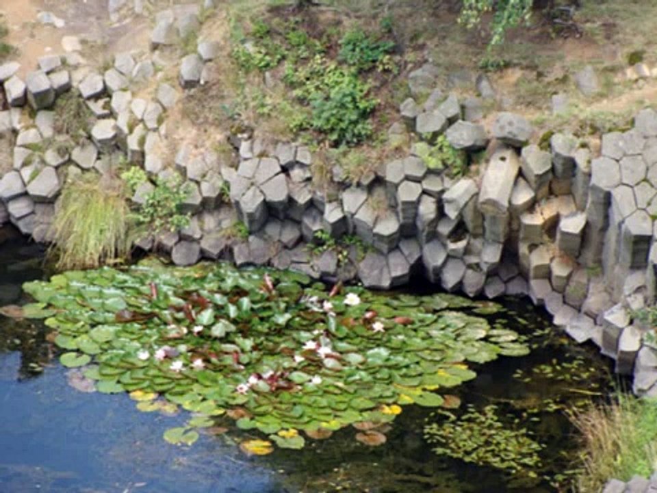 Kamenický Šenov - panská skála a pramen žába