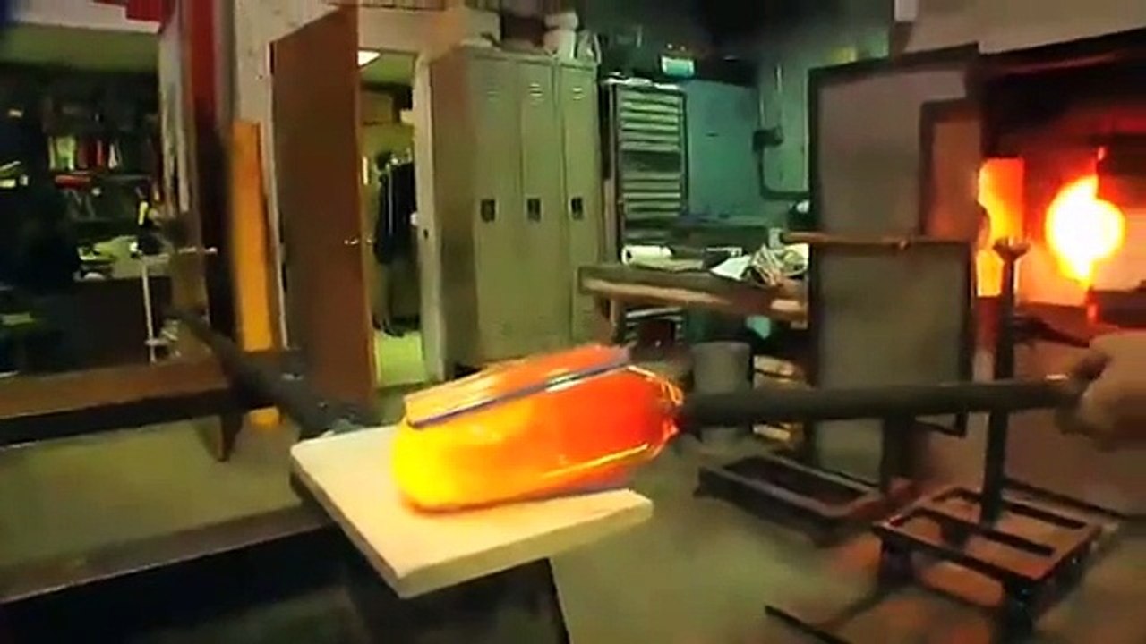 BEN TULLMAN GLASSBLOWING DEMO FILMED BY FLASHPOINT ACADEMY STUDENTS FOR ONE-OF-A-KIND SHOW