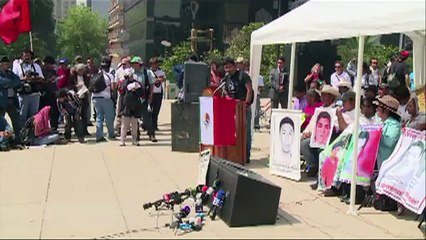 Famílias cobram justiça no México