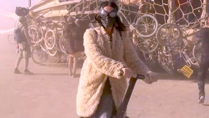 Katy Perry FELL OFF A SEGWAY At Burning Man | What's Trending Now