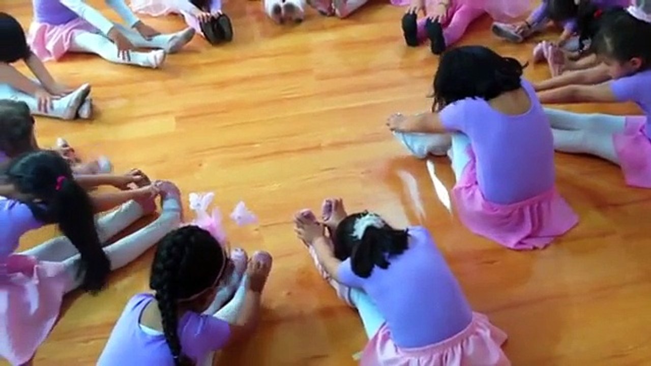 Ballet Calentamiento Pre-Ballet Academia Semillas Sede Modelia Academia Escuelas de Ballet