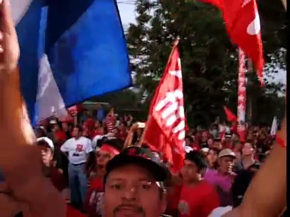 Cantos y polvora en cierre de campaña FMLN - 7 de marzo 2009