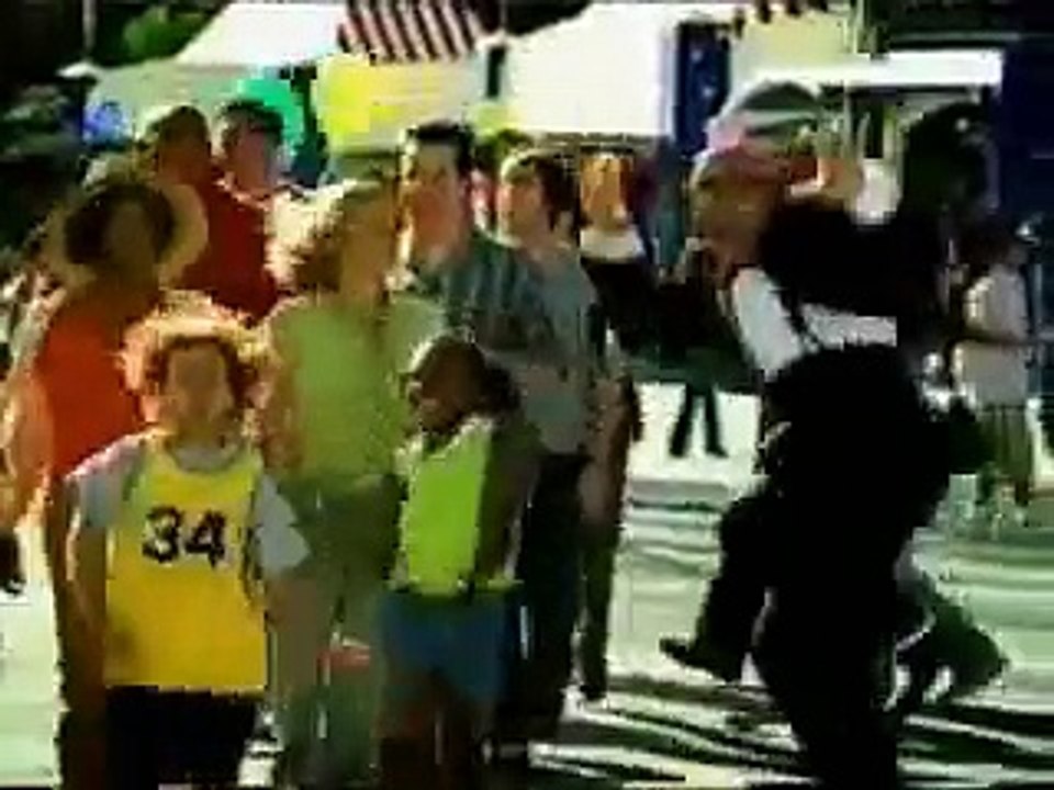 Six Flags Guy Dances To...Surfin' Bird