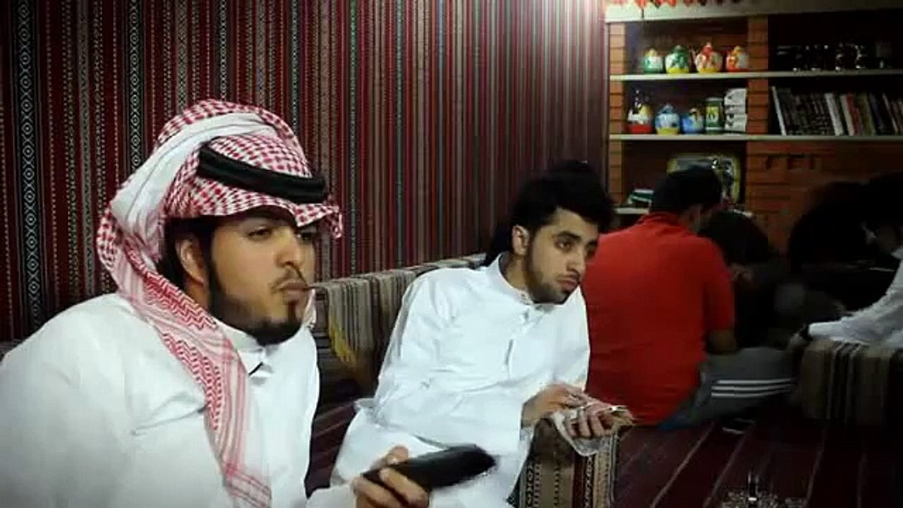 فيلم سعودي قصير يختصر في "دقيقة" سبب صمت العرب عن نصره قضيه #سوريا :