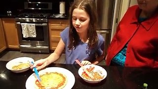Cooking with Caitlin: CANDY PIZZA!