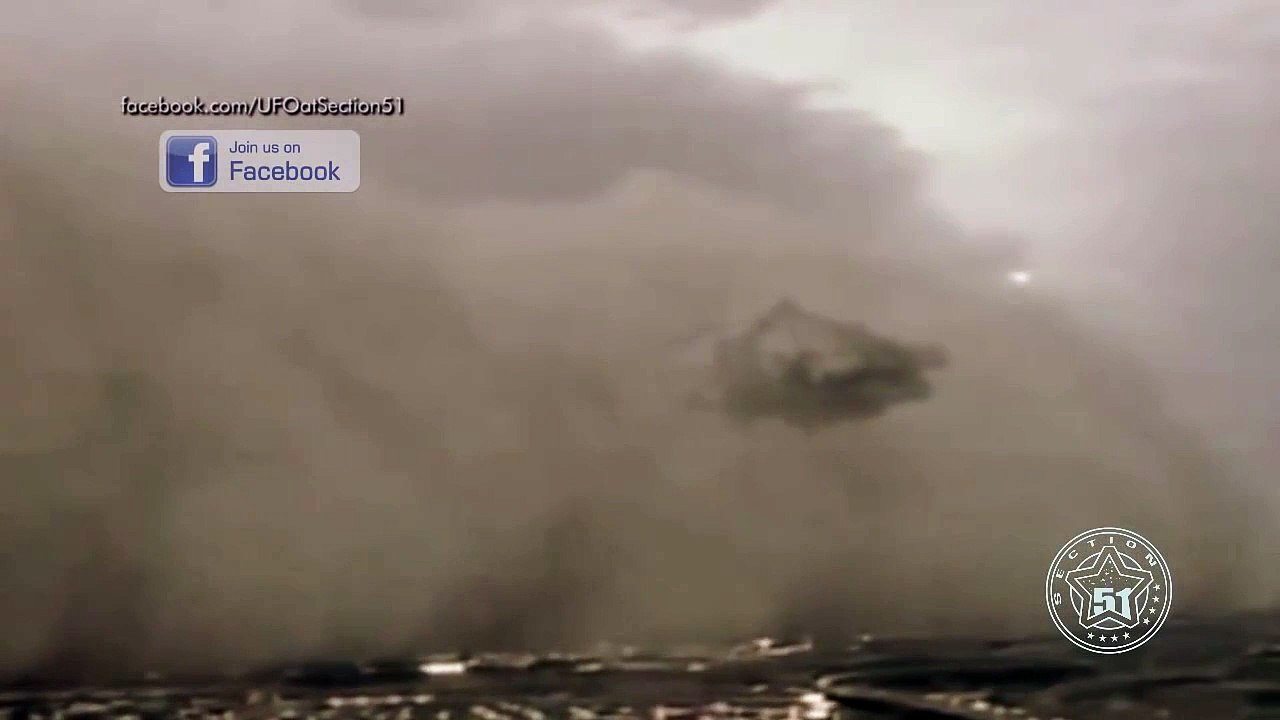 Huge Pyramid UFO filmed by helicopter during Dust Storm over Fresno area USA 2015