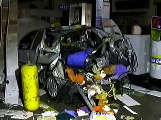 Carro explode em posto de gasolina - Marcus Marinho - Band