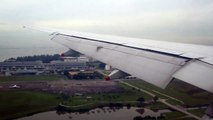 Singapore Airlines Boeing 777-200 landing at Singapore Changi