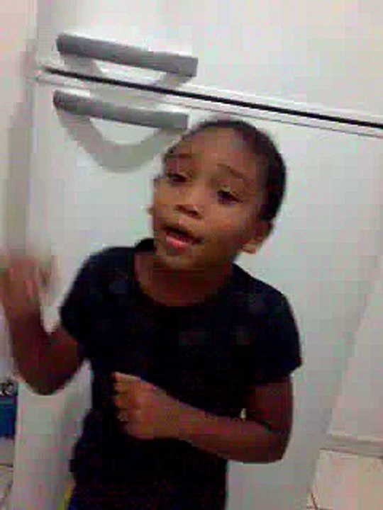 Victoria-e-Mariah-cantam