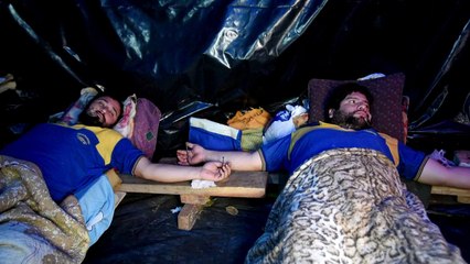 Choferes en huelga se crucifican en Paraguay