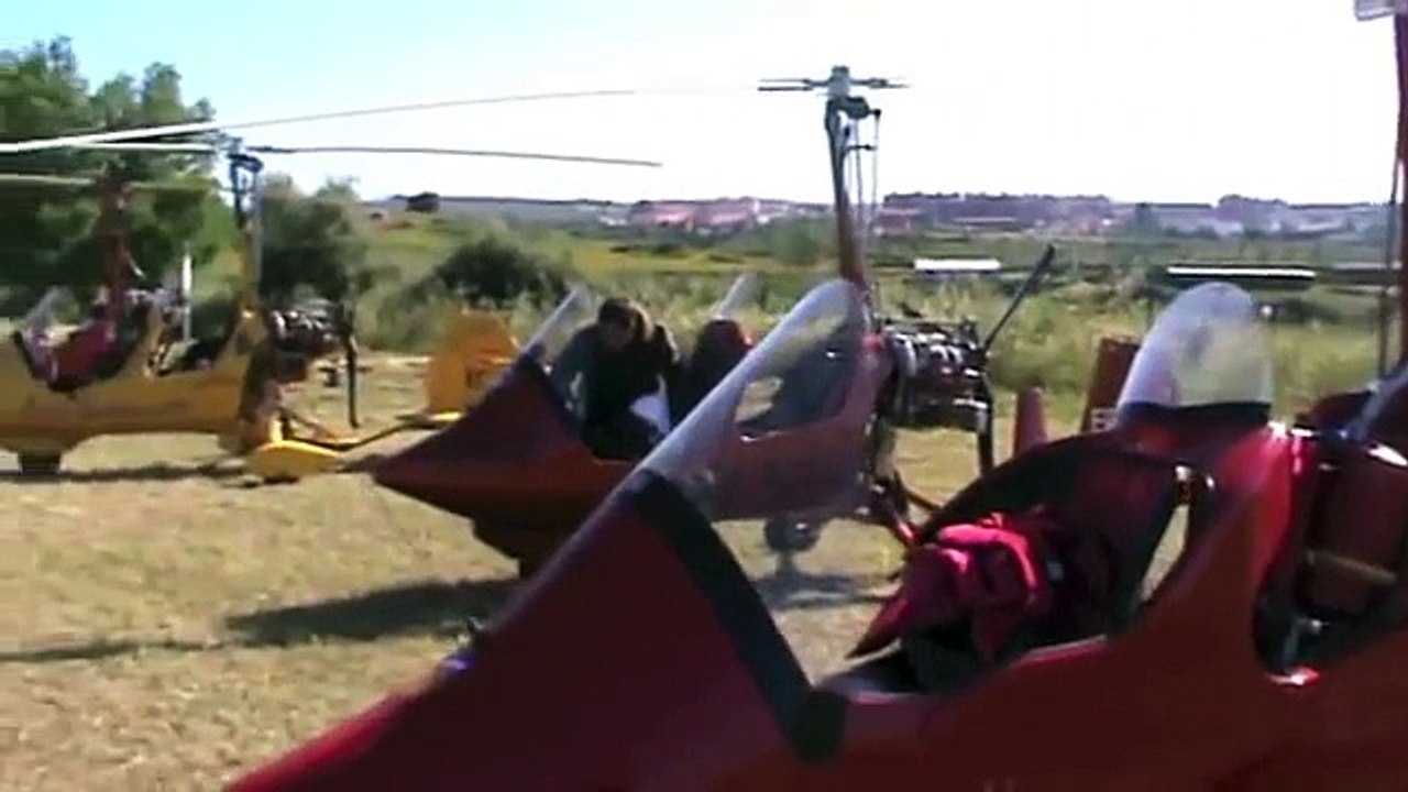 Autogiros en Coria, aterrizajes y despegues 11-05-2013
