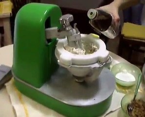 Salsa di noci senza fatica con il mortaio elettrico!