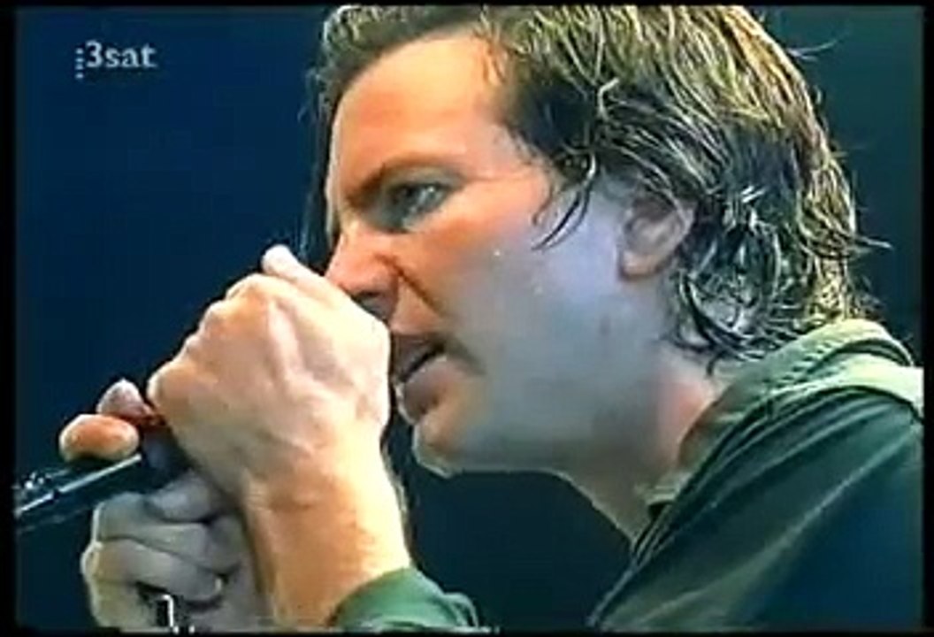 Pearl Jam - Yellow Ledbetter (Nurnberg '00)