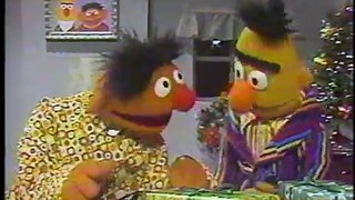 Christmas Eve on Sesame Street - Part 3 of 4