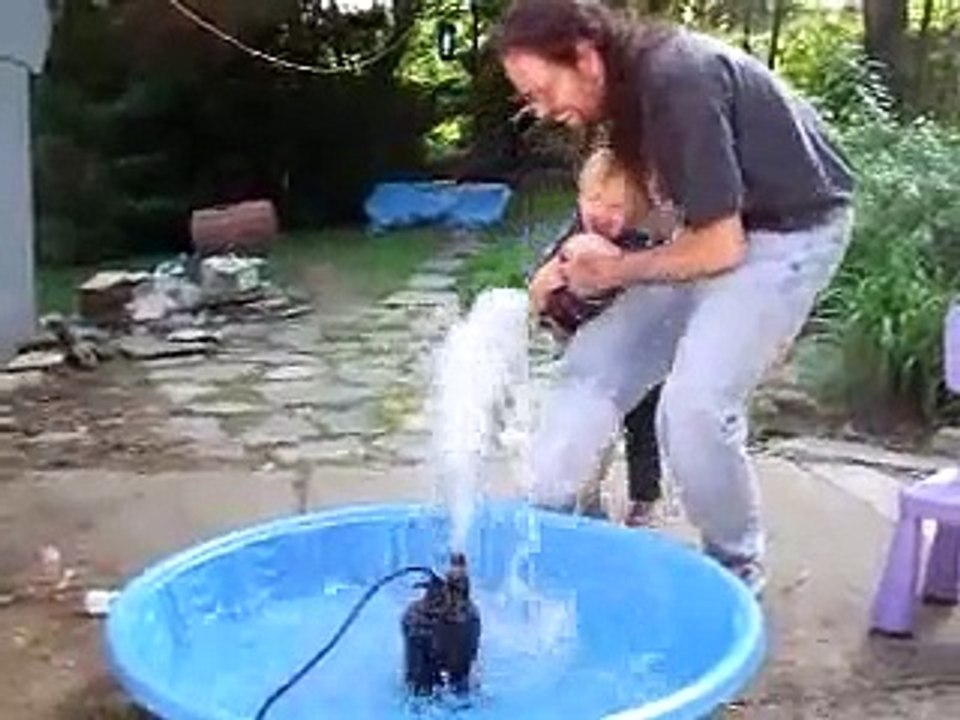 Jorj makes a fountain