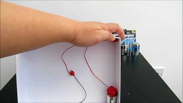 How to make a simple circuit with on/off switch for a light bulb