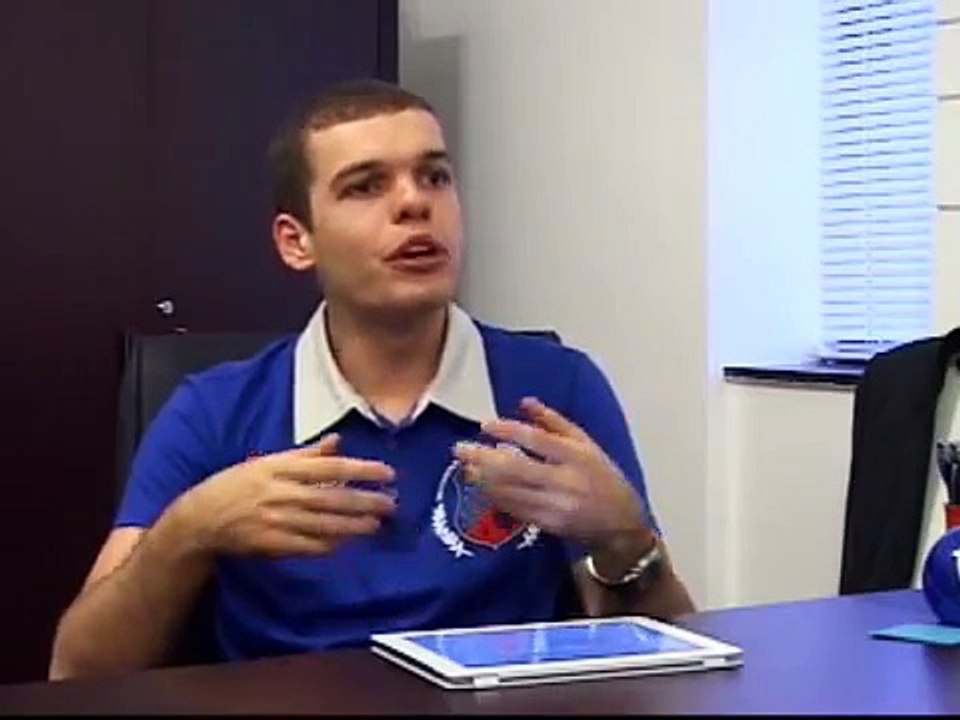 Entrevista do Economista Ricardo Amorim para a Tv Uol.wmv