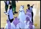 شوف كيف يرقص مع جمهور الاهلي فيديو