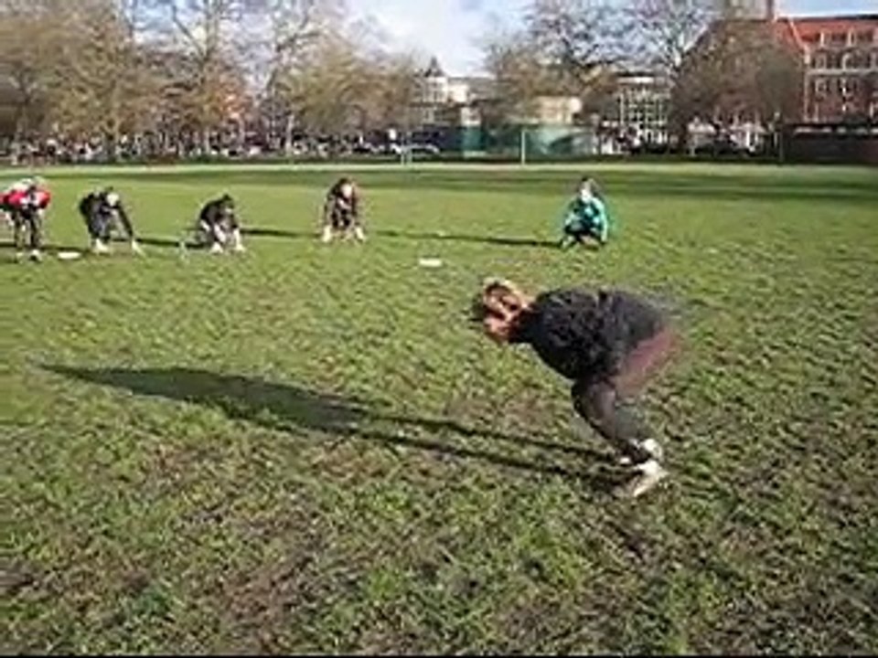 Ultimate frisbee. How to layout.