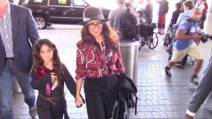 Kaitlyn Jenner Nearly Runs Over Photog and Stars Arrive Home