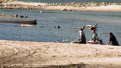 تراجع مستوى مياه نهر فيستولا يكشف كنوزا اثرية في بولندا