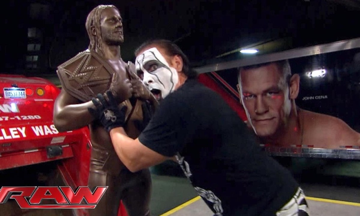 Sting destroys Seth Rollins statue - Raw, September 7,