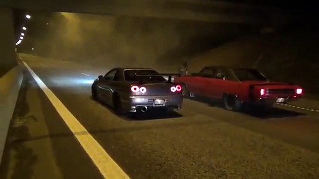 Nissan Skyline R34 GTR V Spec 2 VS DODGE dart muscle car