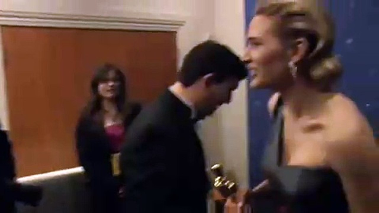 OSCARS 2009 KateWinslet BACK STAGE