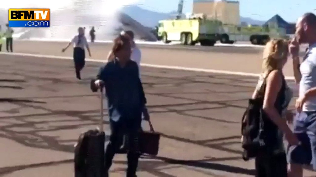 Un avion prend feu sur le tarmac de l'aéroport de Las Vegas