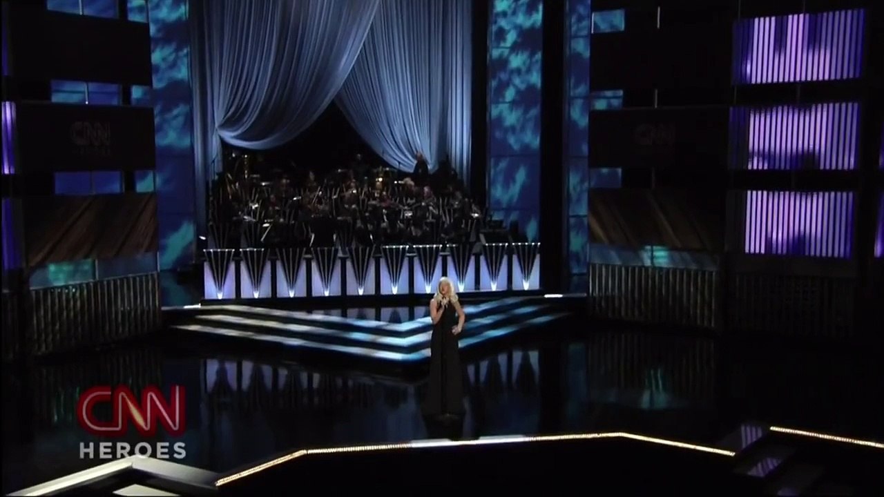 Christina Aguilera - Beautiful [Live] (CNN Heroes) High Definition