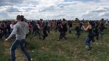 Une journaliste hongroise fait tomber un migrant