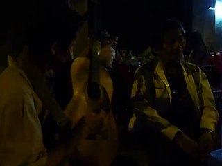 Việt Nam | Ca nhạc sỉ đường phố | Hát dạo