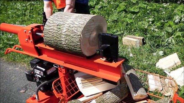 22 Ton petrol log splitter