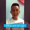 Cầu thủ Việt hát nhạc chế cổ vũ Tuấn Hưng cạo đầu