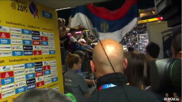 Eurobasket - Nikola Mirotic déchire le drapeau serbe