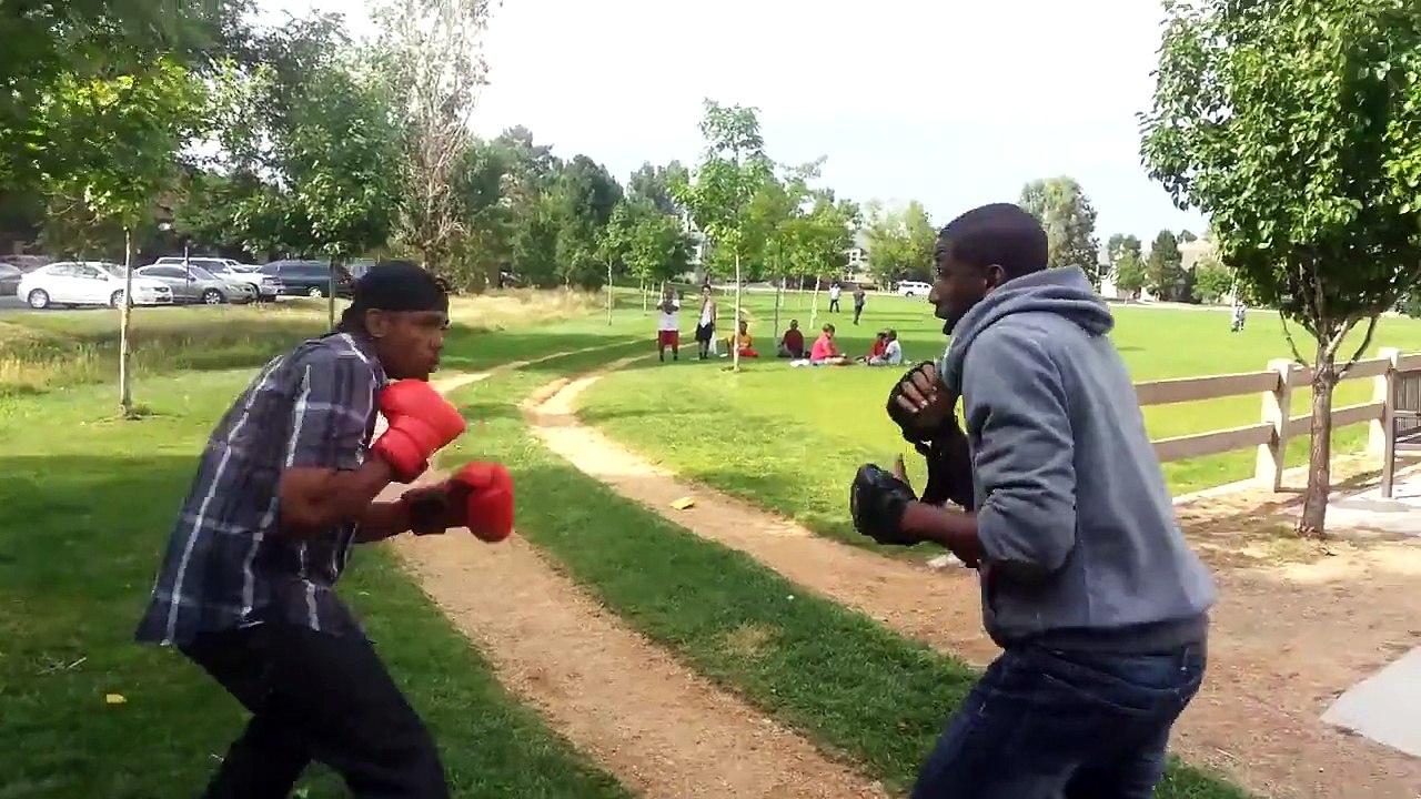 Boxer Wearing MMA Gloves VS A Thug Street Fight