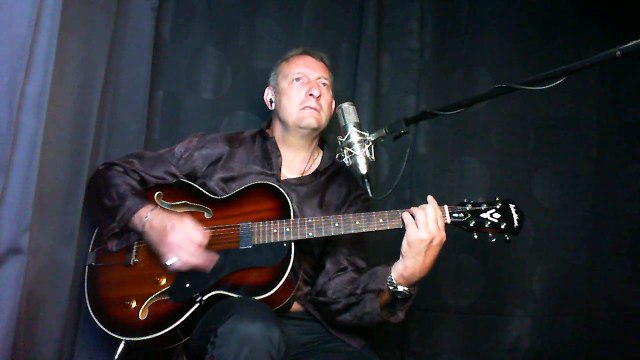 Il y a des jours guitare acoustic chant by Dadymilles