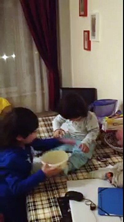 The most innocent laugh ever, I dare you not to laugh with her!!