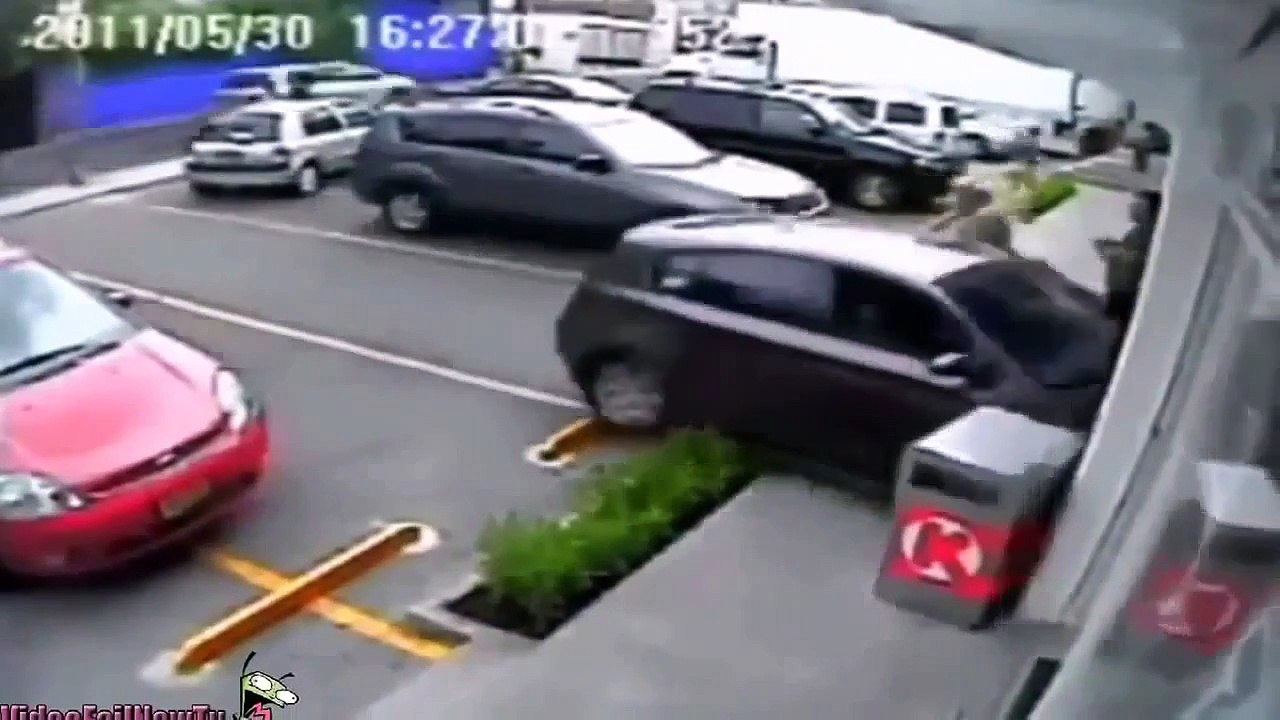 Hilarious video clips  Hilarious videos caught on tape