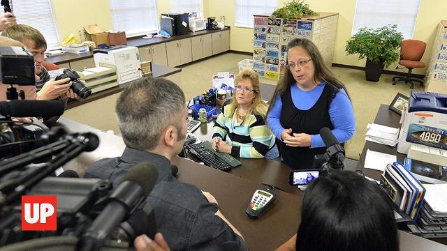 Kentucky County Clerk Refuses Gay Marriage Rights: theDESK