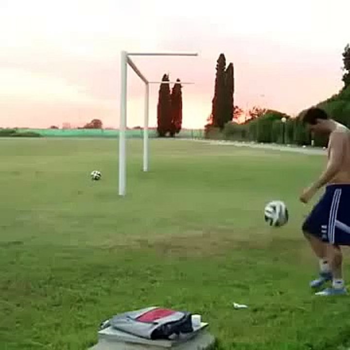 Lionel Messi Shows his Magic on Training