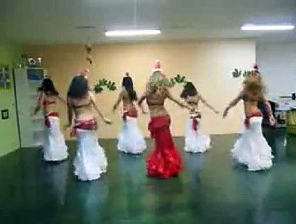 Trbusni ples 6 djevojaka