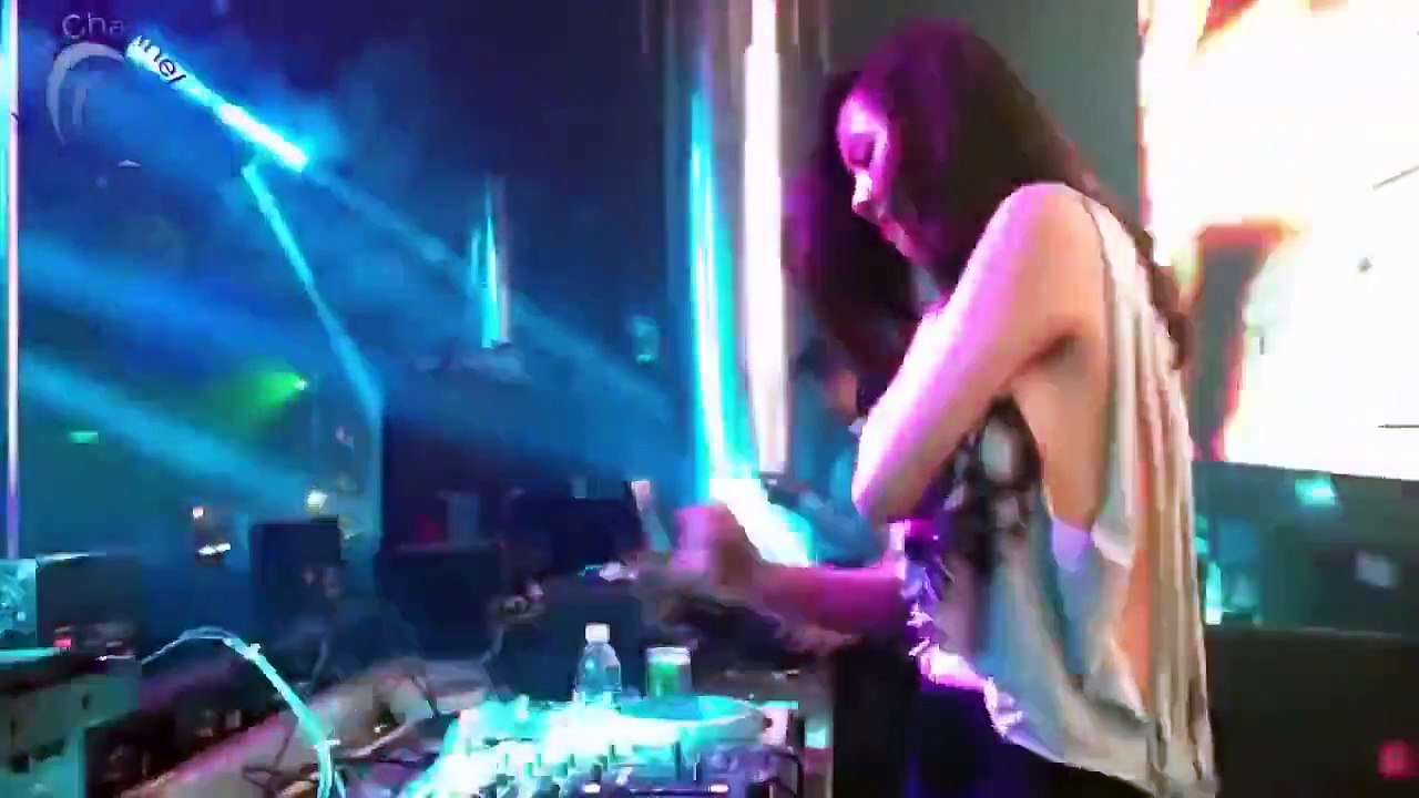 Jessica Nguyen trắng không tì vết! nhạc sàn viet mix hay nhất 2015