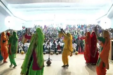 Smriti Irani and Harsimrat Kaur Badal gidha