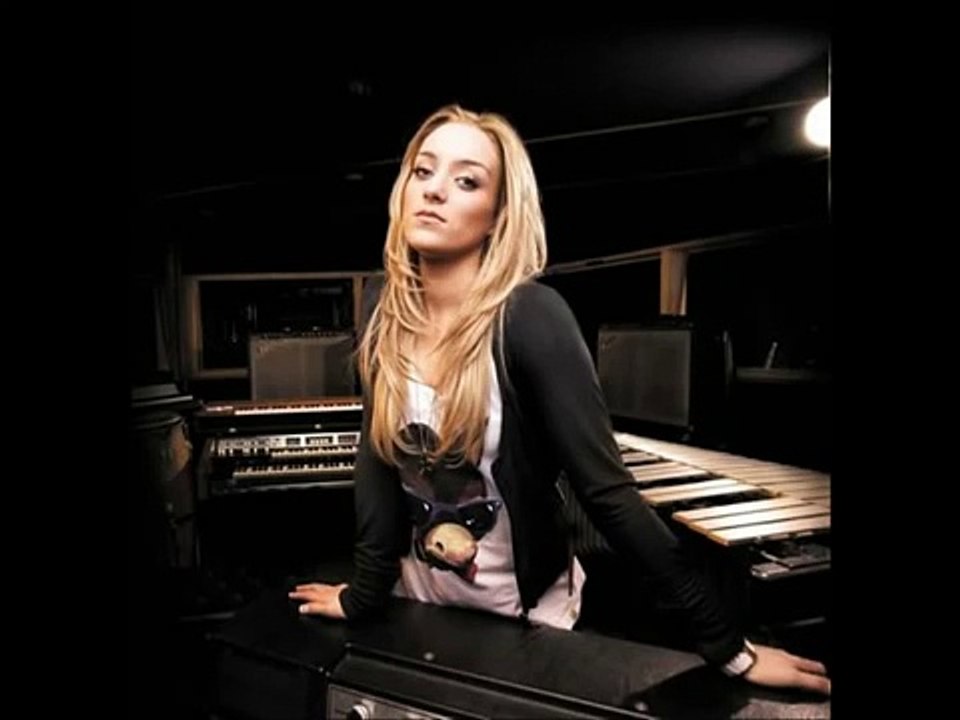 lea castel ft soprano - derniere chance