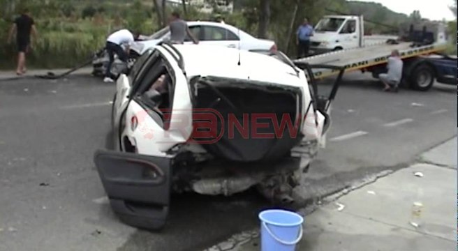 Aksidenti në Fushë Krujë- Vorë, përplasen 2 makina, 2 plagosen- Ora News- Lajmi i fundit-