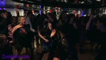 Gangnam Style Spontaneous Zumba Flash Mob in Club - PSY (강남스타일)